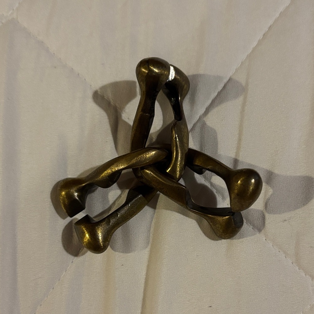 Hanayama Level 6 Cast puzzle- Trinity